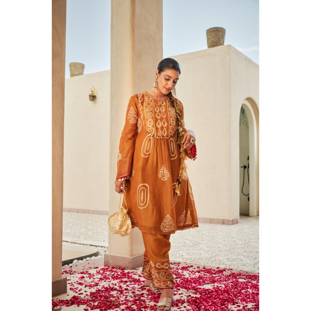 The Clothing Therapy Orange Round Yoke Circular Cut Kurta with Pant
