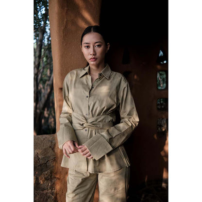 The Terra tribe Khaki Nara Front Knot Shirt