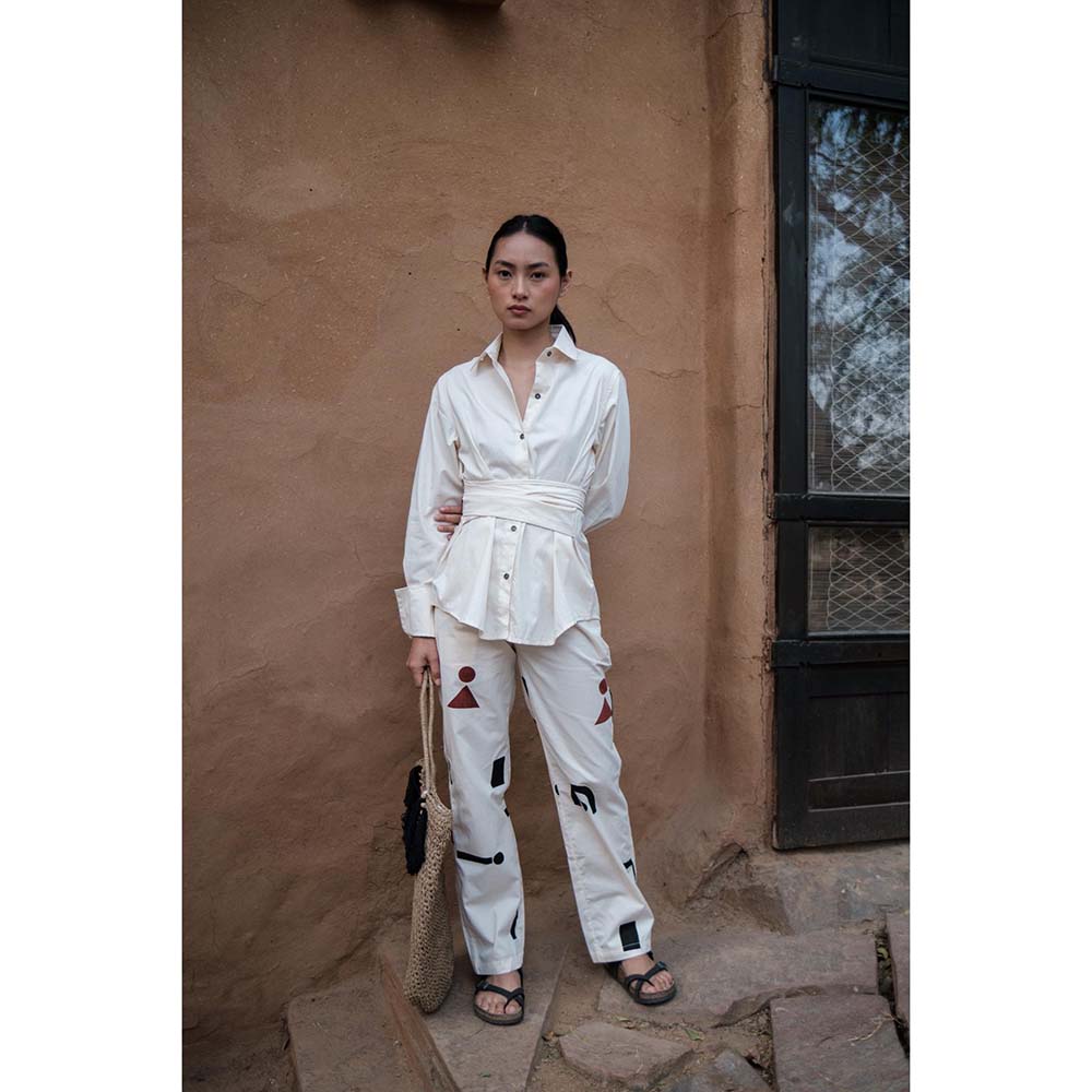 The Terra tribe Off White Nara Front Knot Shirt
