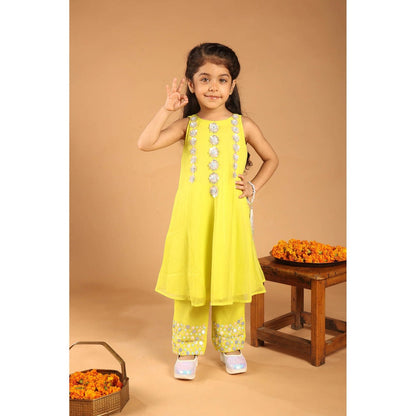 Tilsim by Sagarika Mehrotra Peeli Rajnigandha Kurta With Pant