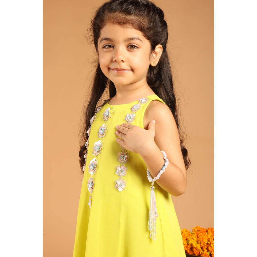 Tilsim by Sagarika Mehrotra Peeli Rajnigandha Kurta With Pant
