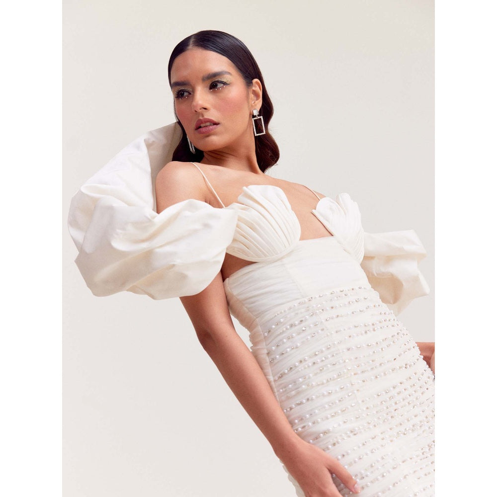 TISHARTH BY SHIVANI White Bubble Hem Mermaid Gown with Shoulder Drape