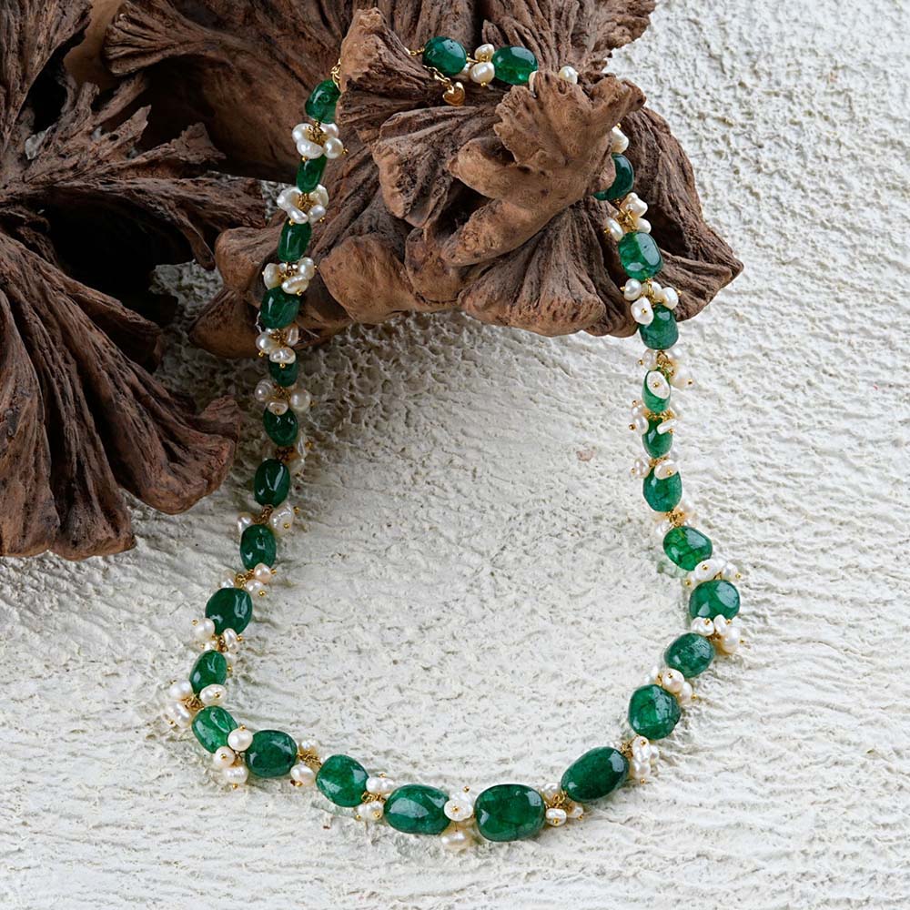 TOTAPARI Emerald Green Stones And Pearls Necklace with Earrings