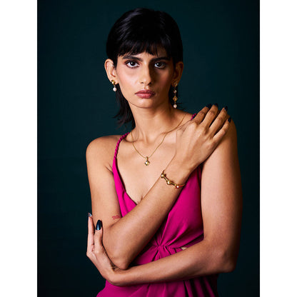 Trazenie Chameli Jewellery Set - Mismatched Earrings with Choker