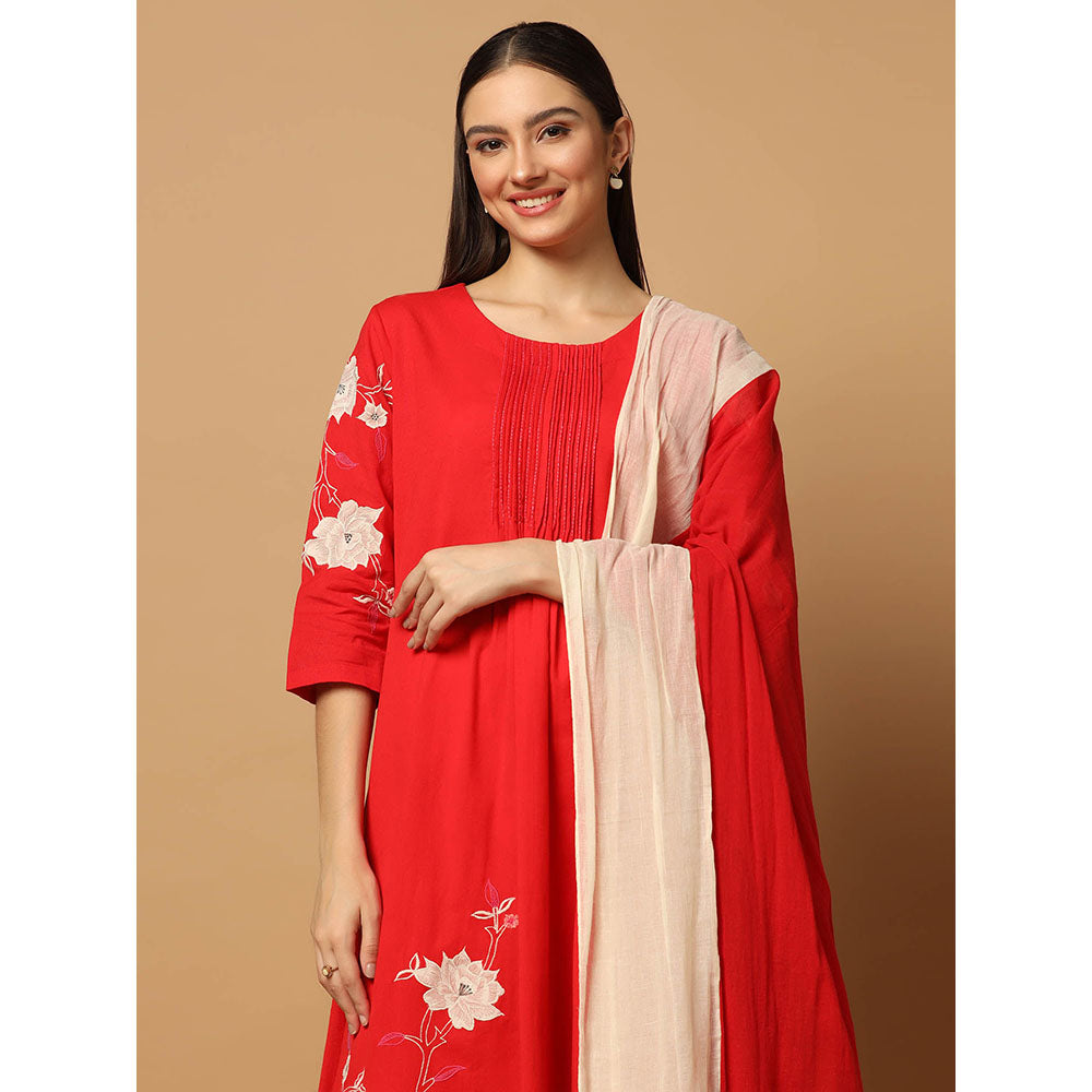 "Two Sisters" by Gyans Red Floral Applique Kurta with Pant and Dupatta (Set of 3)