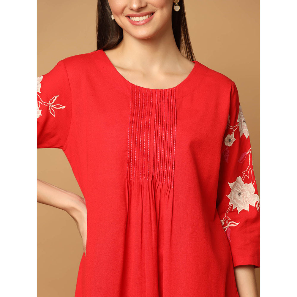 "Two Sisters" by Gyans Red Floral Applique Kurta with Pant and Dupatta (Set of 3)