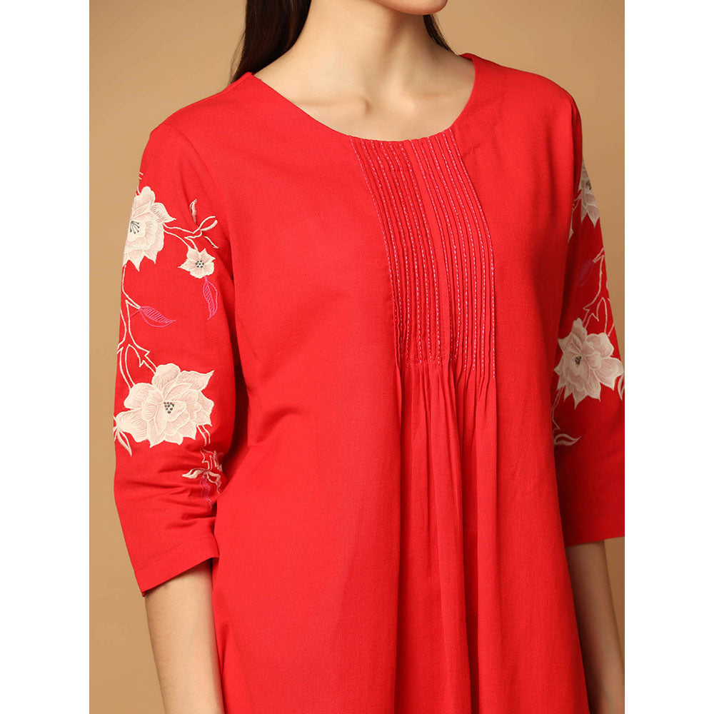 "Two Sisters" by Gyans Red Floral Applique Kurta with Pant and Dupatta (Set of 3)