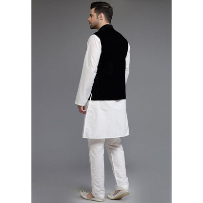 UTSAV FASHION Cotton Silk Off White Kurta with Pyjama and Nehru Jacket