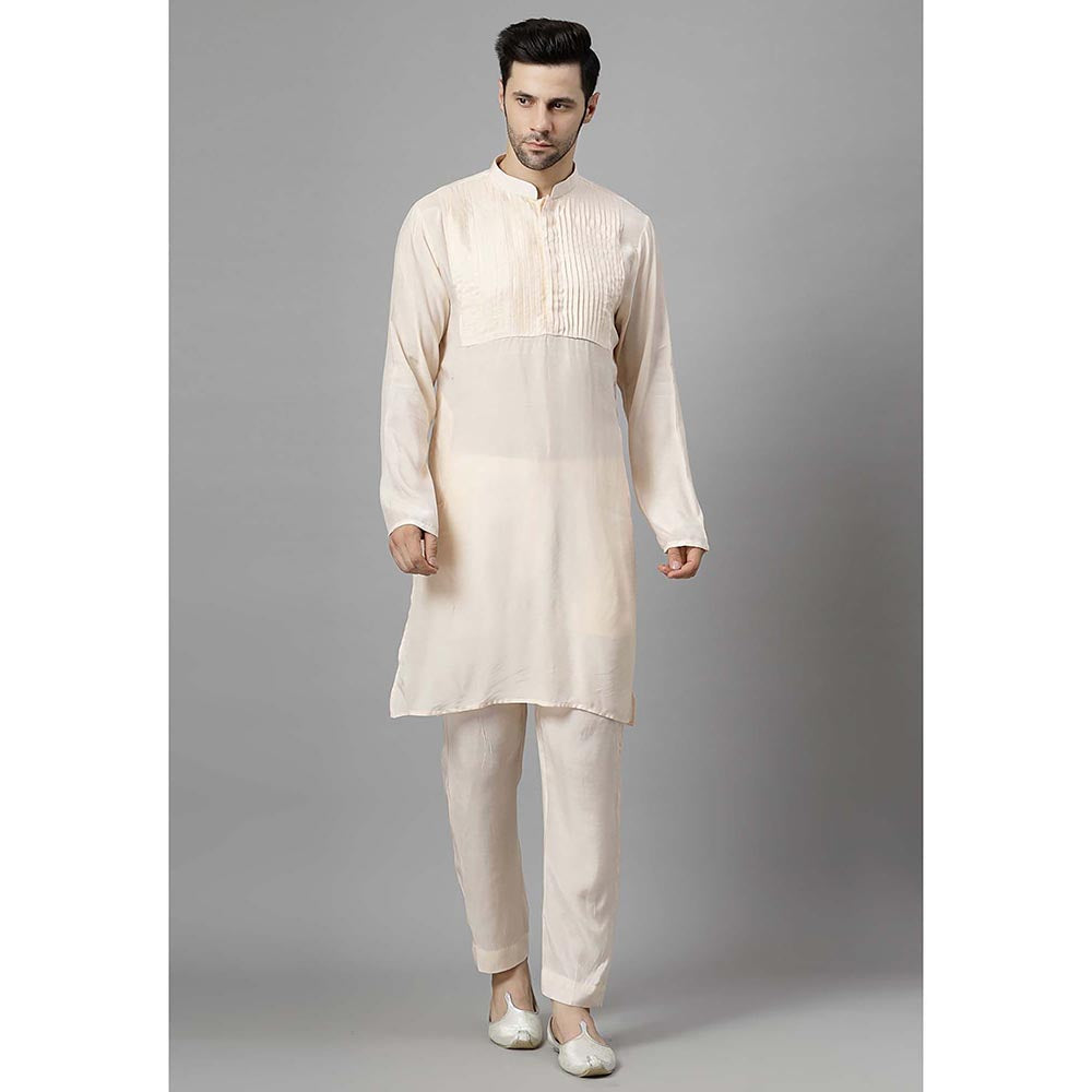 UTSAV FASHION Men Green Beads and Stones Kurta with Pant and Jacket