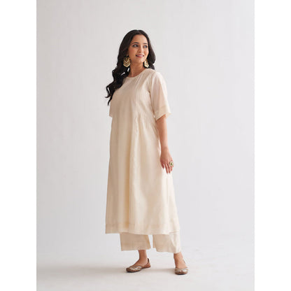 Vaaya Off White Pure Silk Chander Kurta with Pant (Set of 2)