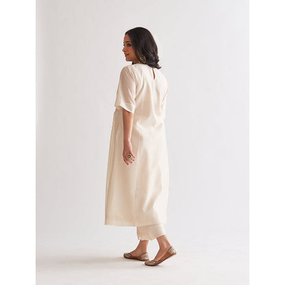 Vaaya Off White Pure Silk Chander Kurta with Pant (Set of 2)