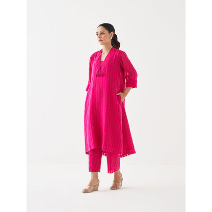 Vaaya Pink Pure Handwoven Silk Kurta with Pant and Scarf (Set of 3)