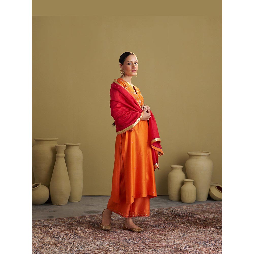 Vaaya The Narangi Silk Chanderi Orange Kurta With Pant And Dupatta