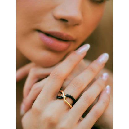 VARNIKA ARORA Twistie 2-Way Black Enamel Gold Ring