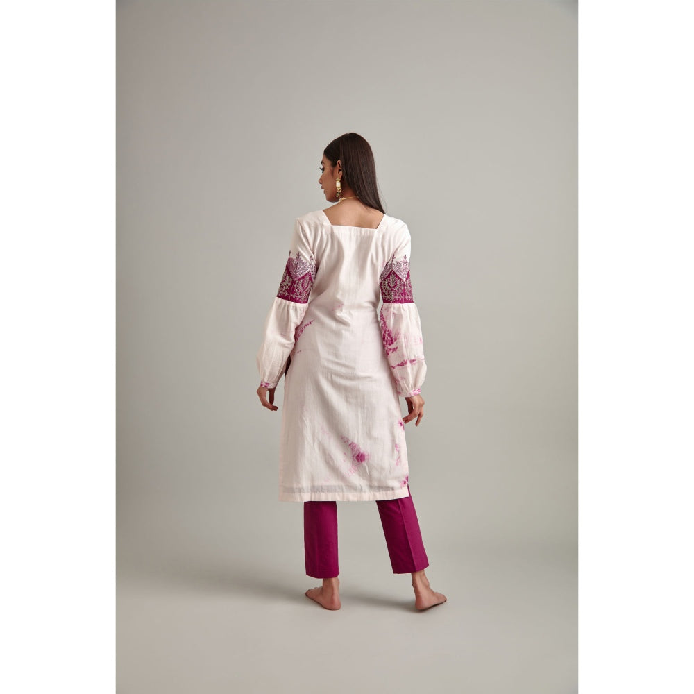 Vedika Soni White Pink Tie And Dye Kurta with Pant (Set of 2)