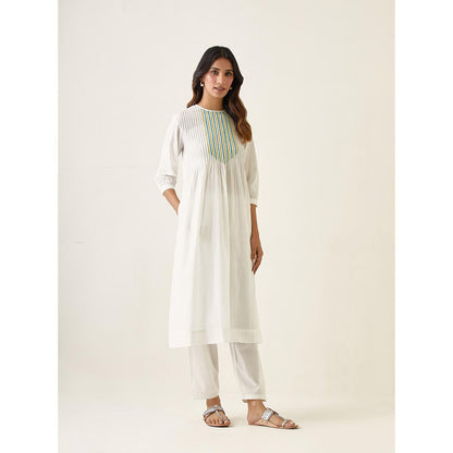Vinusto Off White Cotton Thread Work Pin Tucks Kurta with Pant (Set of 2)