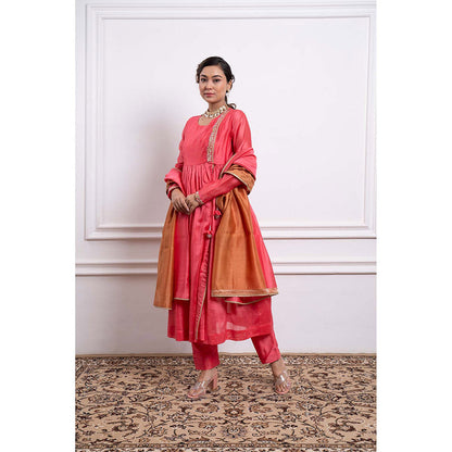 Vinusto Chanderi Zari Pink Embroidered Kurta with Pant and Dupatta (Set of 3)