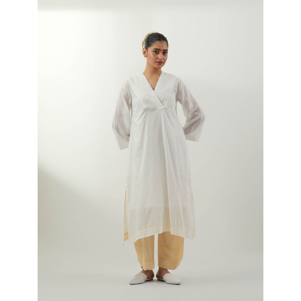 Vinusto White Chikankari A-Line Kurta with Slip and Pant