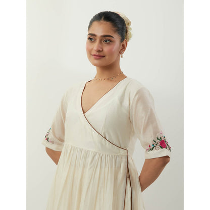 Vinusto Off White Embroidered Angrakha with Pant and Dupatta