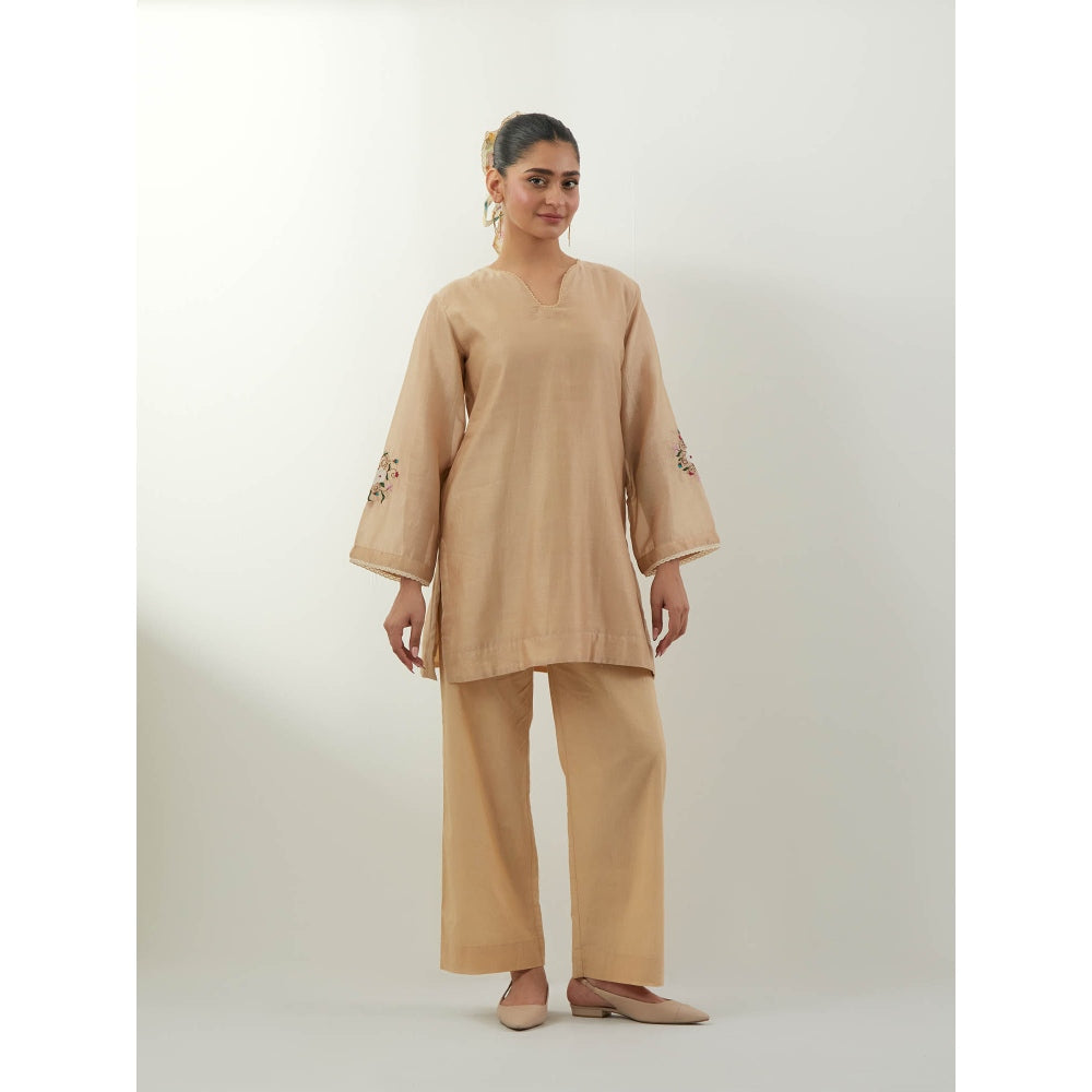 Vinusto Beige Embroidered Chanderi Kurti with Pant and Dupatta