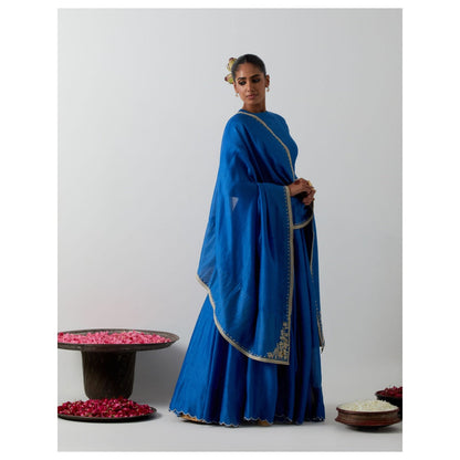 Vinusto Cobalt Blue Hand-Embroidered Chanderi Silk Blouse with Lehenga & Dupatta
