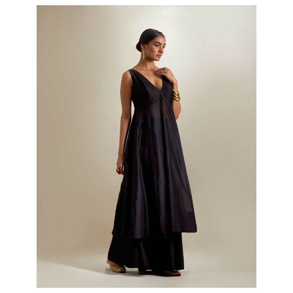 Vinusto Black Plunge Neck Stylise Chanderi Kurta with Cotton Palazzo