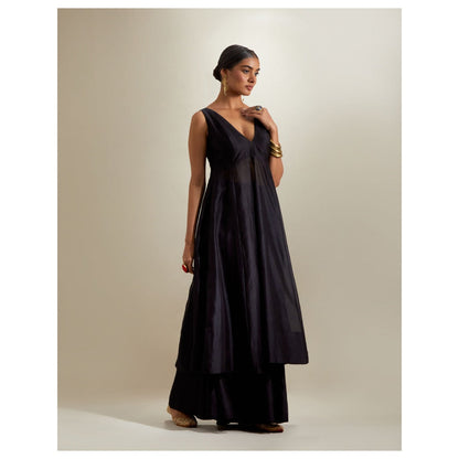 Vinusto Black Plunge Neck Stylise Chanderi Kurta with Cotton Palazzo