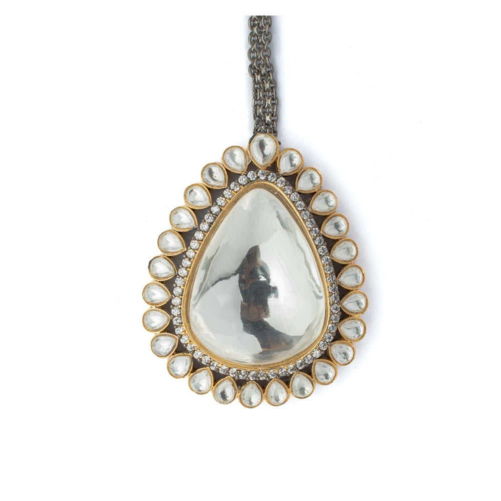 VIVINIA By Vidhi Mehra Gold Plated Womens Synthetic Stone Maangtikka