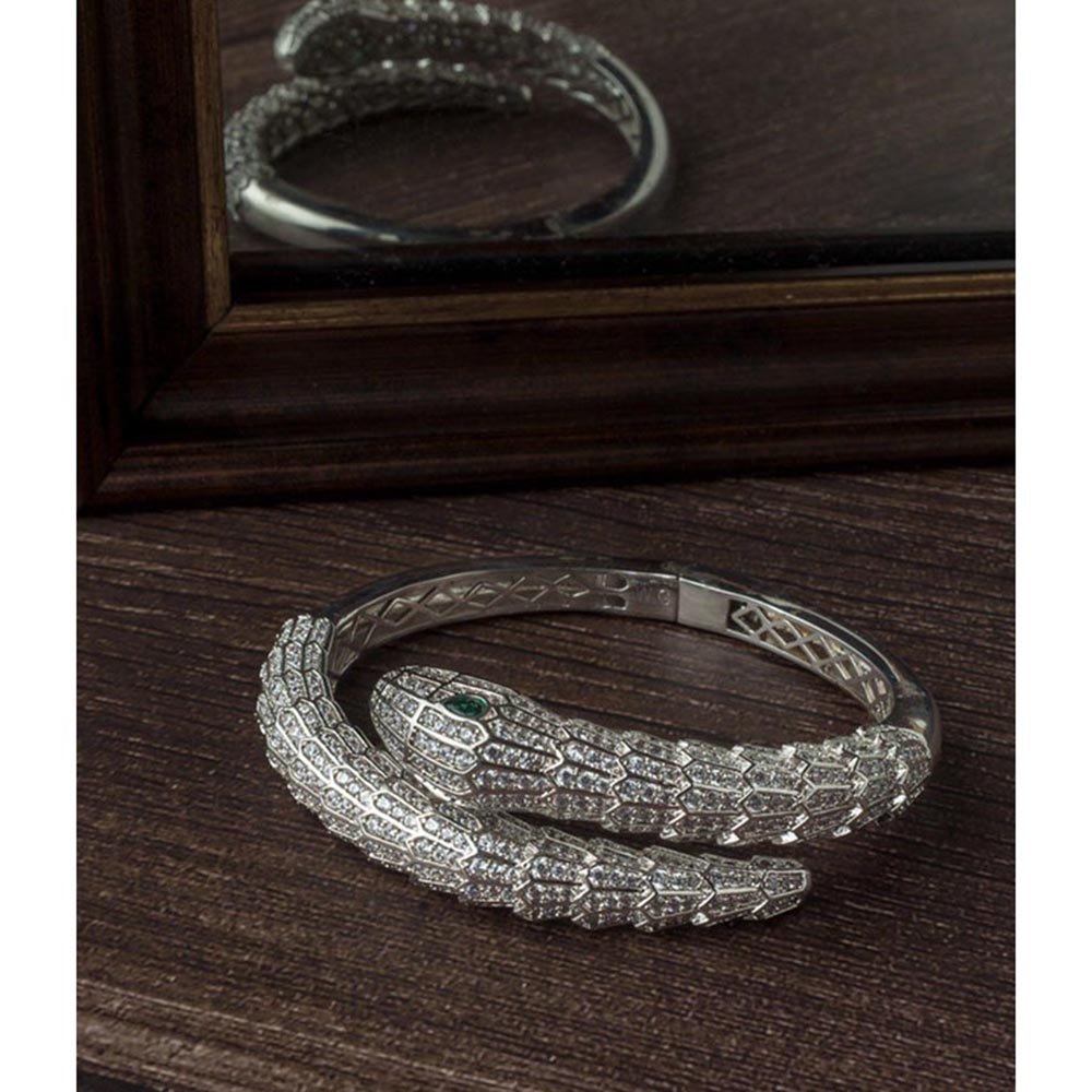 VIVINIA By Vidhi Mehra Silver Plated Green Zircon Womens Kada