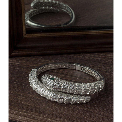 VIVINIA By Vidhi Mehra Silver Plated Green Zircon Womens Kada