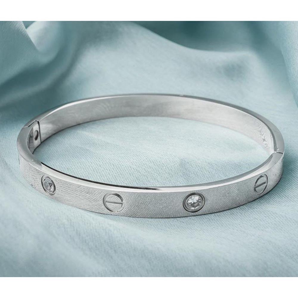 VIVINIA By Vidhi Mehra Florence Silver Plated Womens Kada