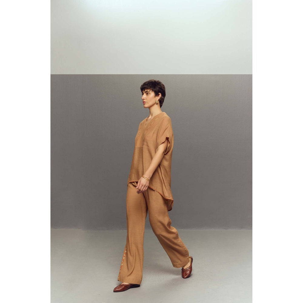 Zaitra Wave Beige Crepe Linen Top