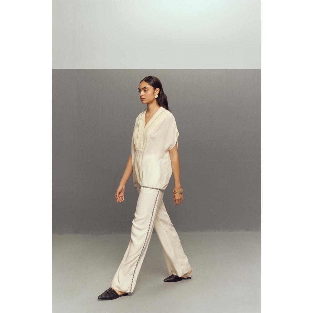 Zaitra Wave White Crepe Linen Top