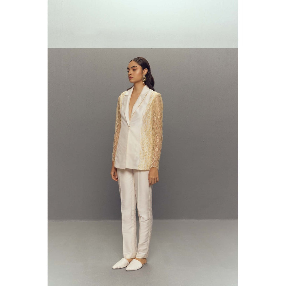 Zaitra White Chantilly Lace Blazer with Pant (Set of 2)