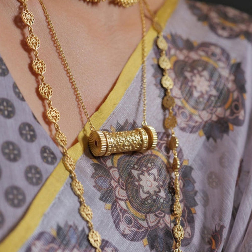 ZARIIN Scrolls Of Time Pendant Necklace