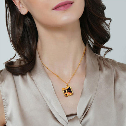 ZARIIN Feels Like Love Photo Pendant Necklace