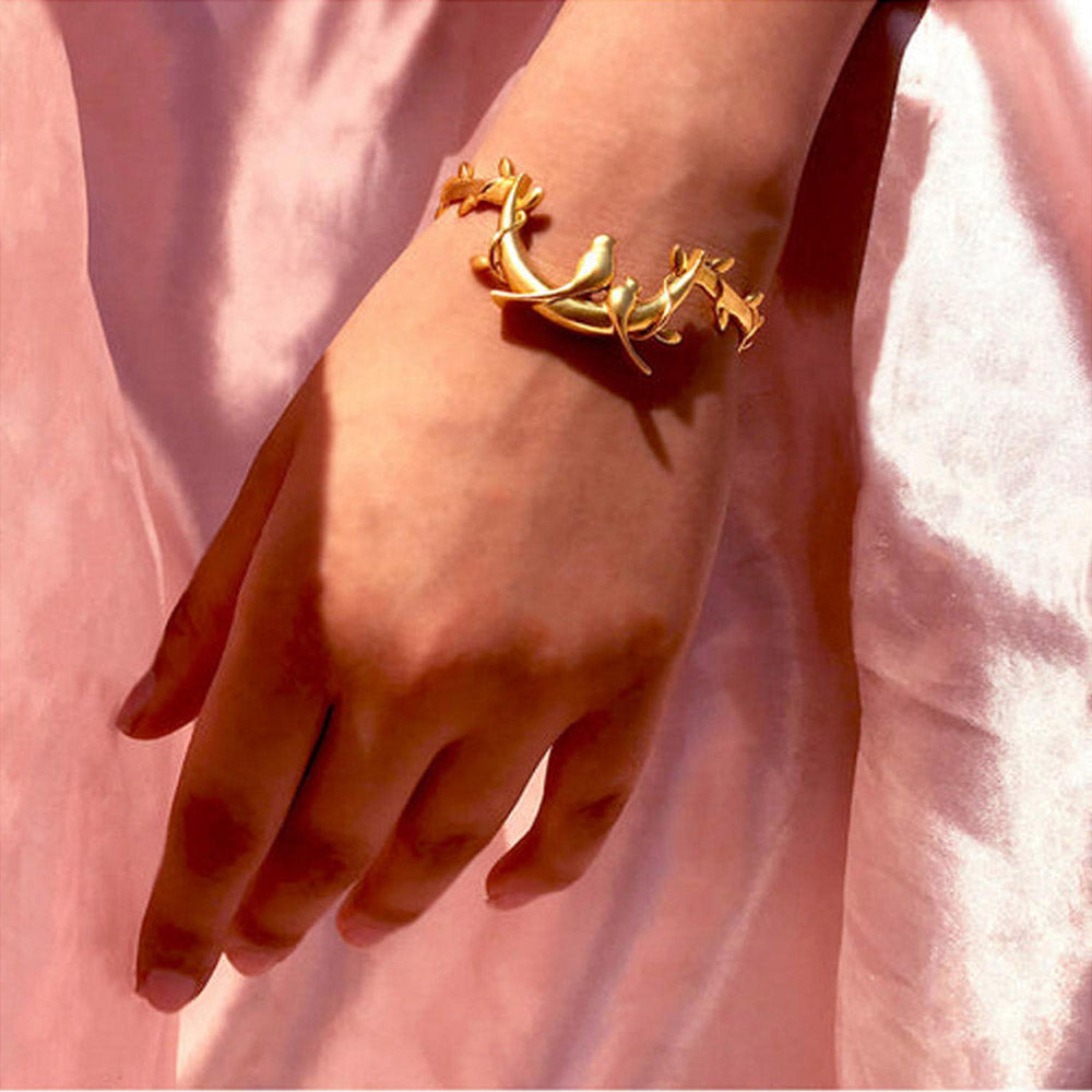 ZARIIN Swinging Nest Bangle