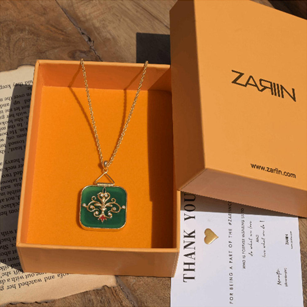 ZARIIN Dream Of The Past Green Onyx Pendant Necklace