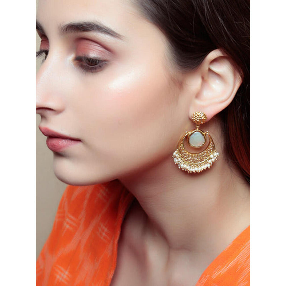 ZARIIN Rustic Ballad White Earrings