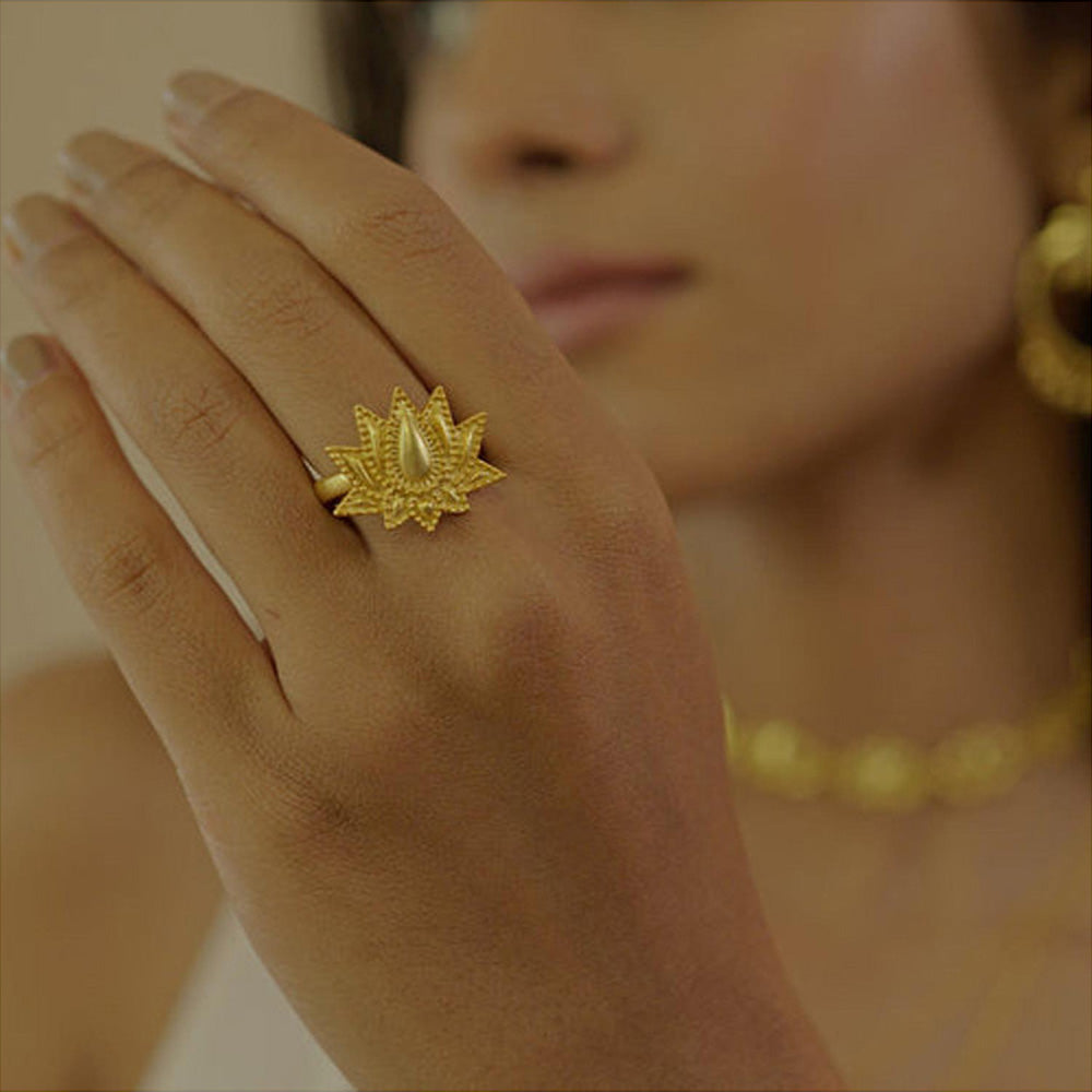 ZARIIN Rise To Shine Lotus Ring