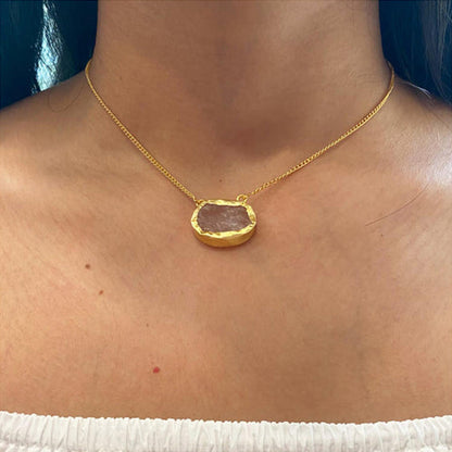 ZARIIN A Touch Of Rose Quartz Stone Gold Necklace