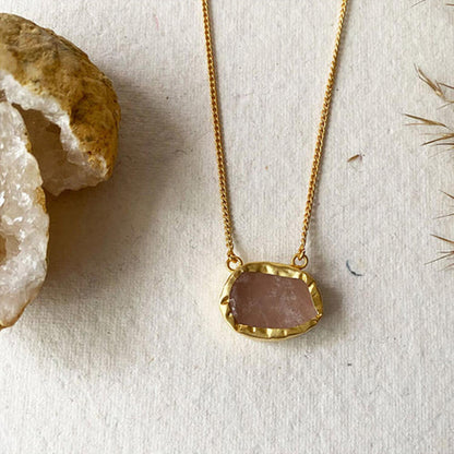ZARIIN A Touch Of Rose Quartz Stone Gold Necklace