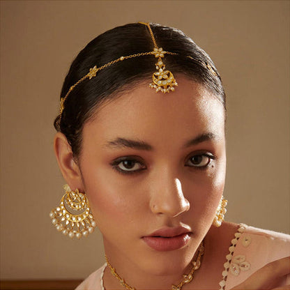 ZARIIN Chaand Phool Maang Teeka With Mirror Polki And Pearls