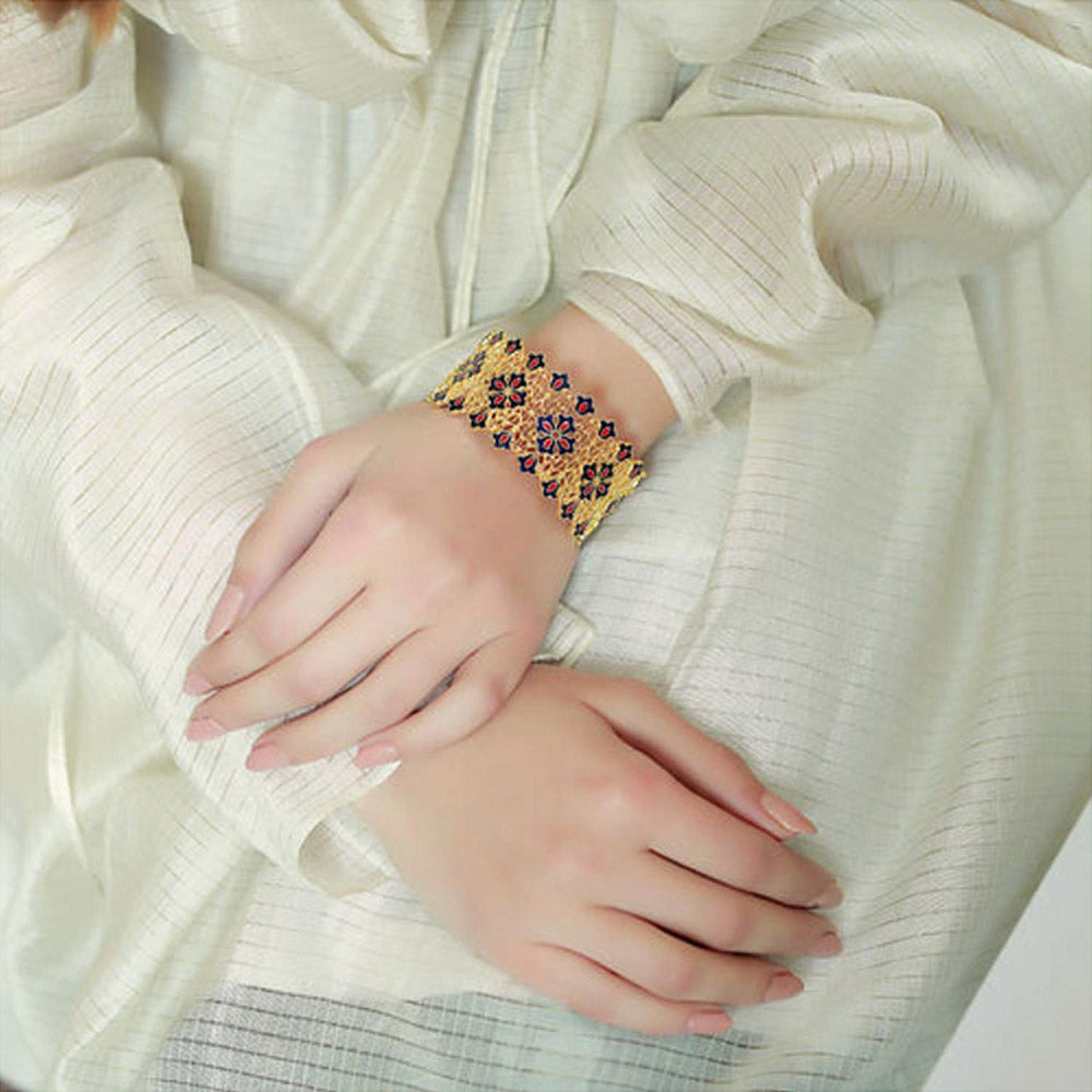 ZARIIN Floral Traces Bangle