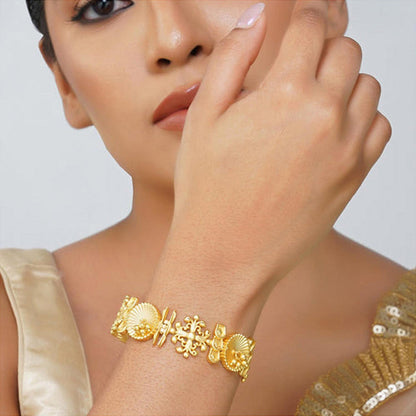 ZARIIN Divine Charm Bangle