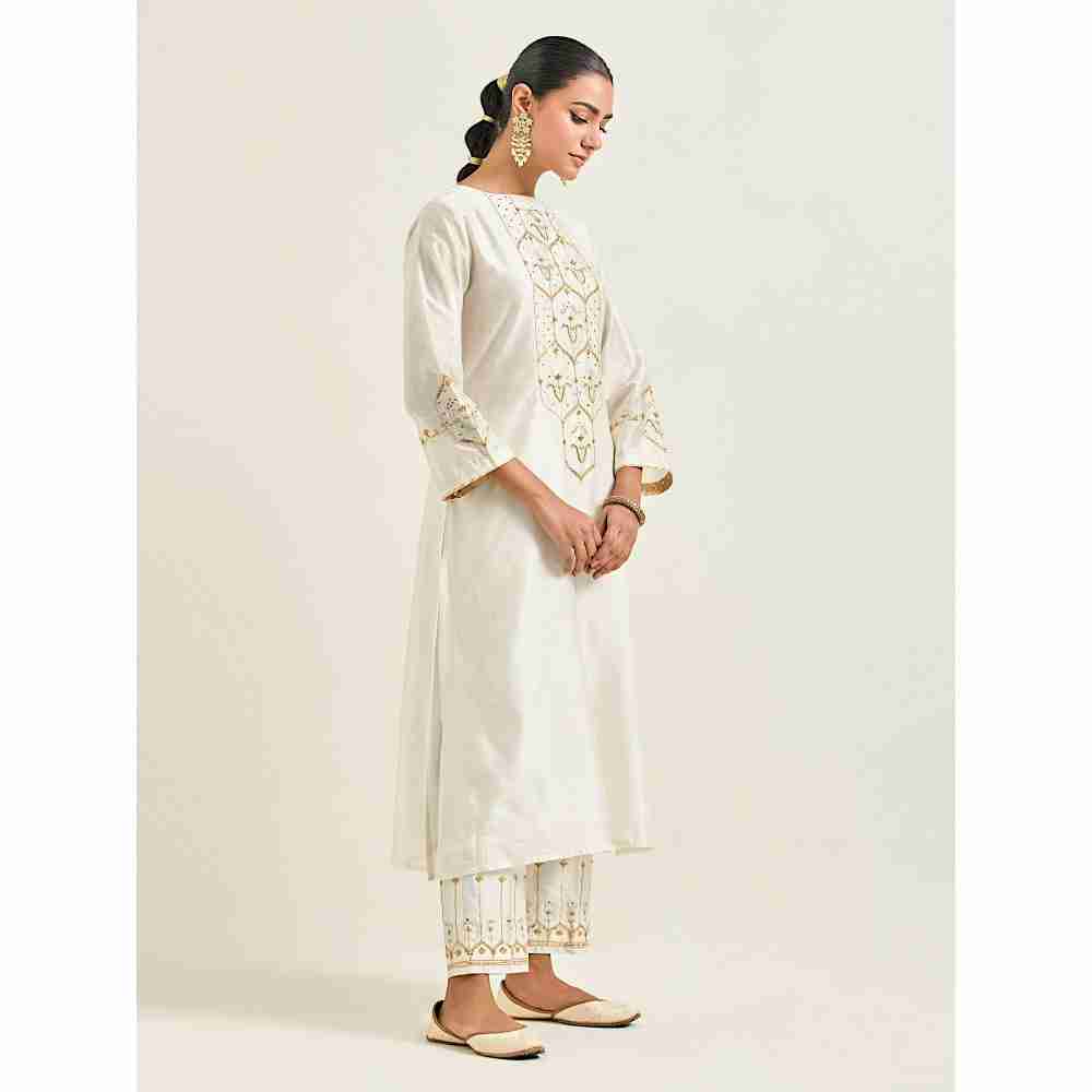 Anantaa by Roohi Trehan Off White Hand Embroidered Silk Chanderi Kurta with Gota
