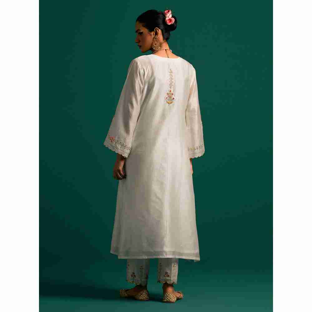 Anantaa By Roohi Trehan Off White Hand Embroidered Thread Work Silk Chanderi Kurta