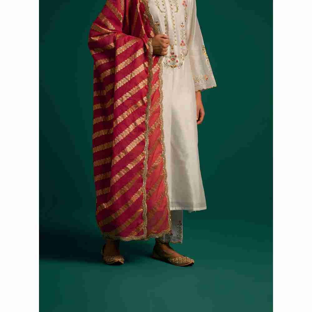 Anantaa By Roohi Trehan Off White Hand Embroidered Thread Work Silk Chanderi Kurta
