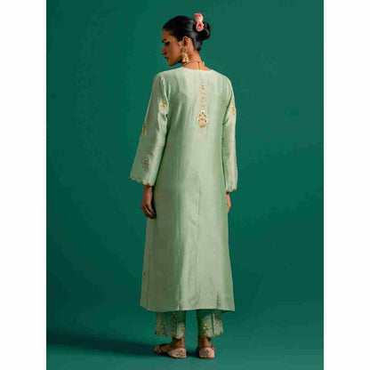 Anantaa By Roohi Trehan Green V Neck Hand Embroidered Thread Work Silk Chanderi Kurta