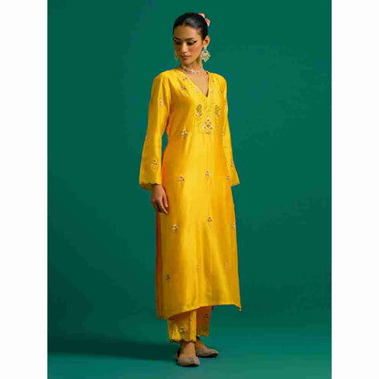 Anantaa By Roohi Trehan Yellow V Neck Hand Embroidered Thread Work Silk Chanderi Kurta